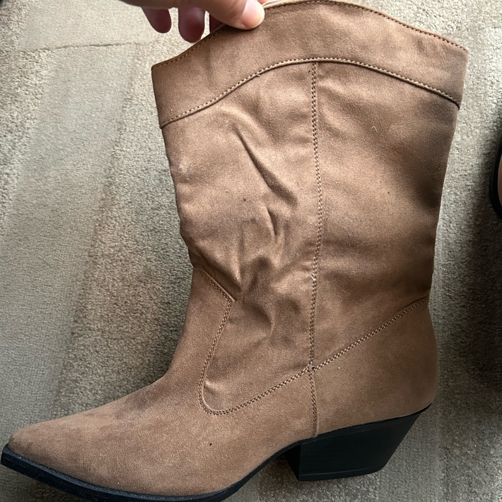 Tan Women's Cowboy Boots
